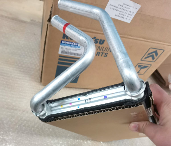 小松裝載機暖風水箱